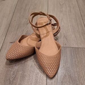Stylish Tan Flats with Ankle Strap